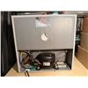 Image 6 : Igloo FR181 Mini Refrigerator (works - gets cold)