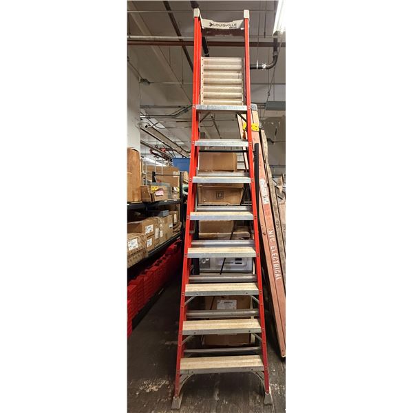 Louisville FXP1708 Type 1A Ladder Max Reach 14'