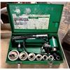 Image 1 : Greenlee 7506 Slug Splitter Heavy-Duty Hydraulic Knockout Punch Set in Hard Case