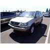 Image 1 : 1999 Lexus RX 300