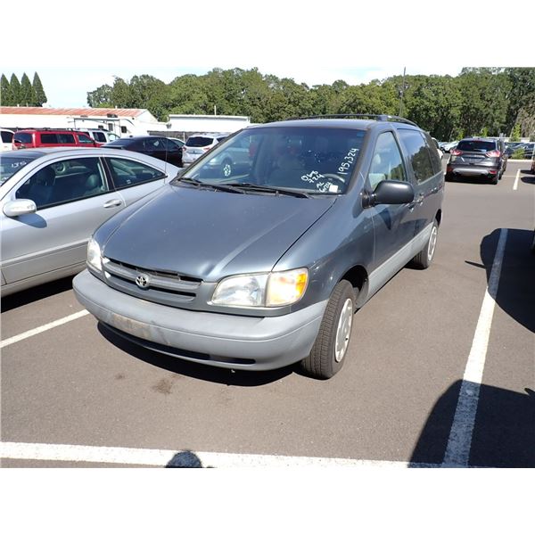 1998 Toyota Sienna