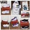 Image 1 : Vans Youth Footwear Collection