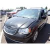 Image 1 : 2015 Chrysler Town and Country