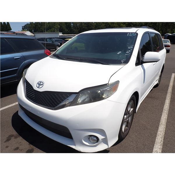 2012 Toyota Sienna