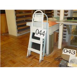STEP LADDERS (X2)