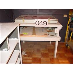VACUUM TABLE W/BENCH