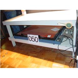 VACUUM TABLE W/BENCH
