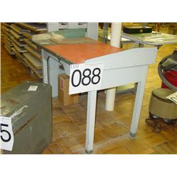 METAL WORK TABLE