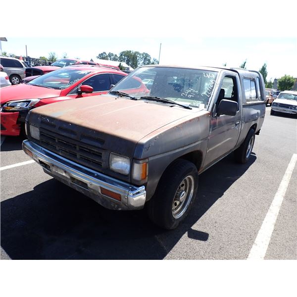 1992 Nissan Pickup RUNS WITH MECHANICAL PROBLEMS
