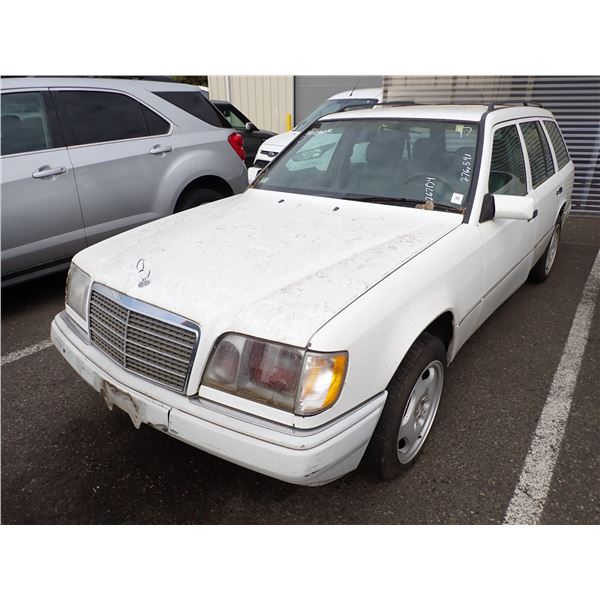 1994 Mercedes-Benz E320