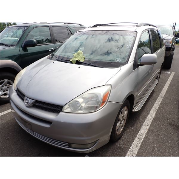 2004 Toyota Sienna