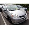 Image 2 : 2004 Toyota Sienna
