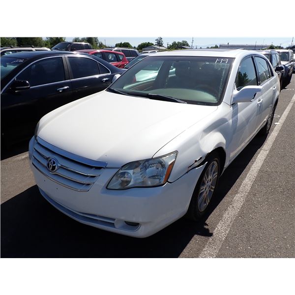 2005 Toyota Avalon