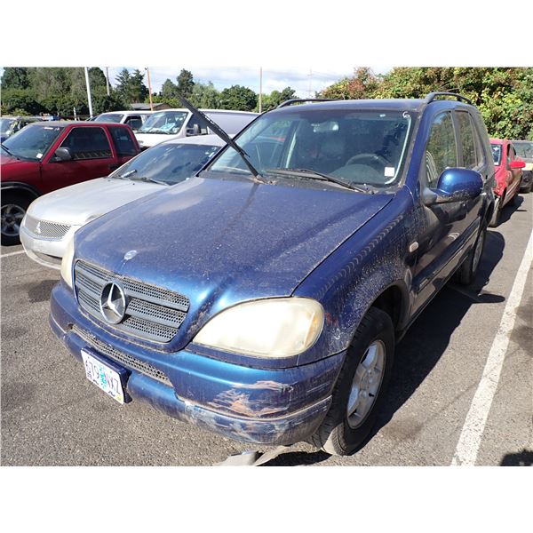 2001 Mercedes-Benz ML320