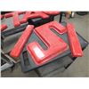 Image 2 : 10 Large Red Plastic Letters