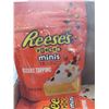 Image 1 : 6 Bags Of Reeses Pieces