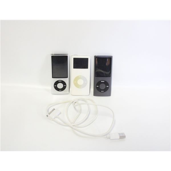 LOT OF IPODS