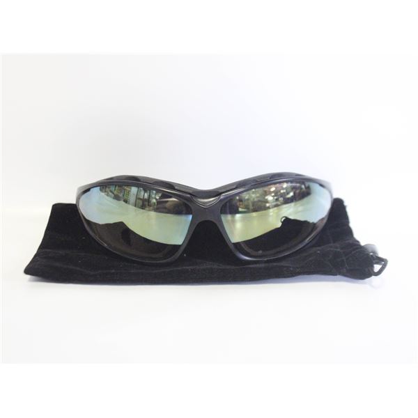 DESIGNER SUNGLASSES WITH POUCH