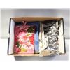 Image 1 : VINTAGE TOWELS & ASSORTED LINENS