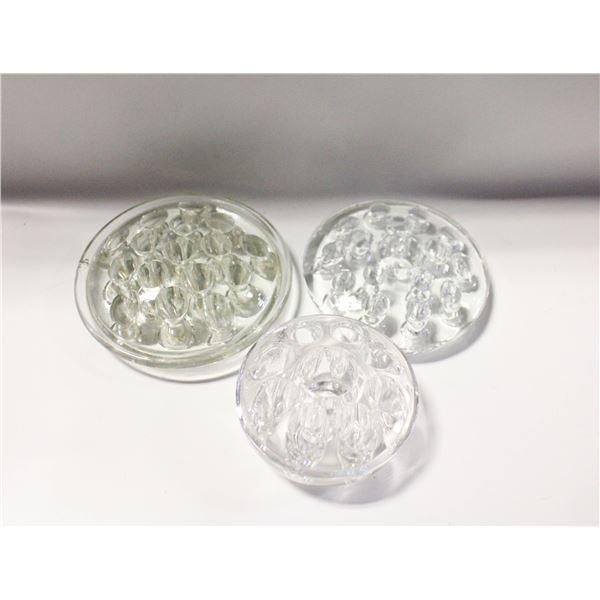 3 GLASS FLOWER FROGS