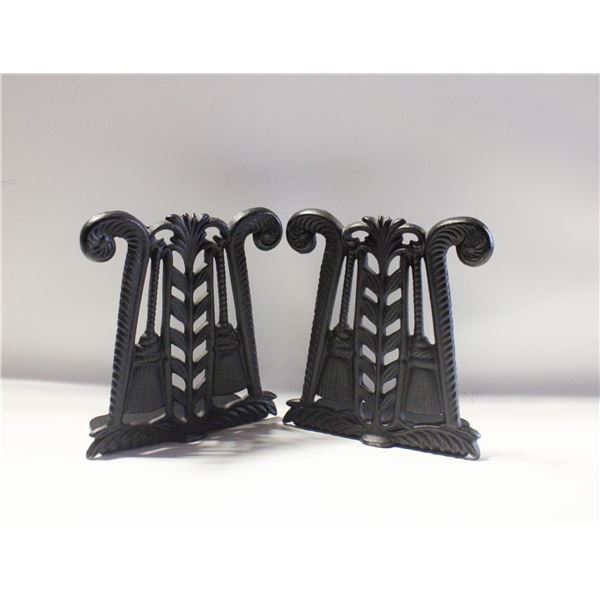 VINTAGE CAST IRON BOOKENDS