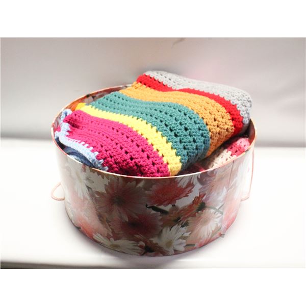 ROUND STORAGE BOX WITH 2 HAND-CROCHETED