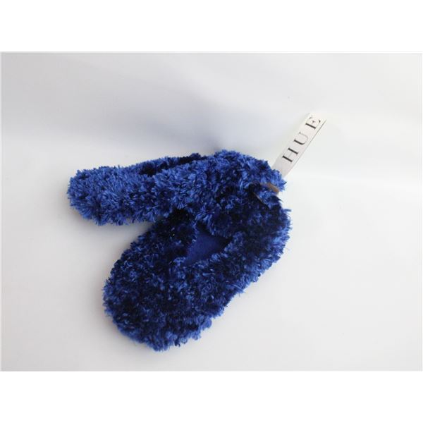 HUE SHUES SLIPPERS- NEW W/TAGS- SIZE MEDIUM