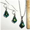 Image 1 : 17)  BAROQUE CUT HOT BLUE TO GREEN
