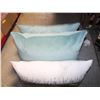 Image 1 : ACCENT PILLOWS ASSORTED SET OF 3-
