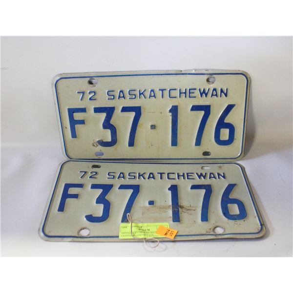 1972 SASKATCHEWAN MATCHING LICENSE PLATES-ESTATE