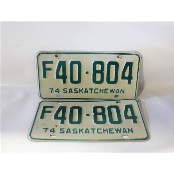1974 SASKATCHEWAN MATCHING LICENSE PLATES-ESTATE