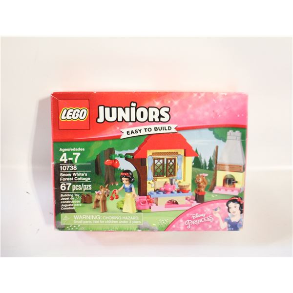 SEALED SNOW WHITES FOREST COTTAGE LEGO