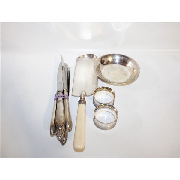 BOX OF ASSORTED SILVER PLATED ESTATE ITEMS