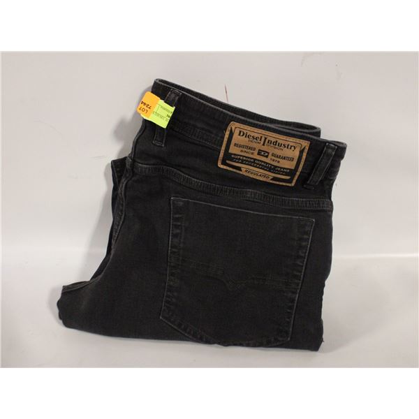 MENS DIESEL JEANS 34X32