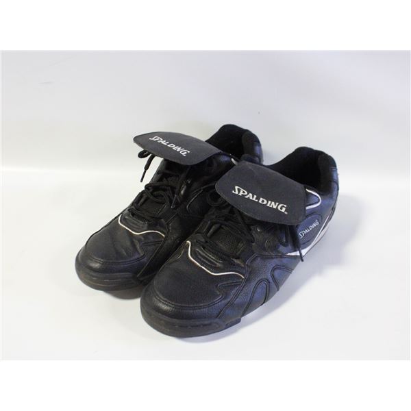 MENS SPALDING SZ 12 BASEBALL CLEATS