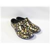 Image 1 : WESTERN CHIEF "PETAL PARTY" GARDEN CLOGS- SIZE 9
