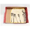 Image 1 : SET OF 8 VINTAGE SILVER PLATE DINNER