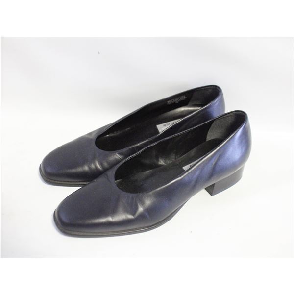 DESIGNER WOMENS LEATHER MULE STYLE SHOES-SIZE 7M