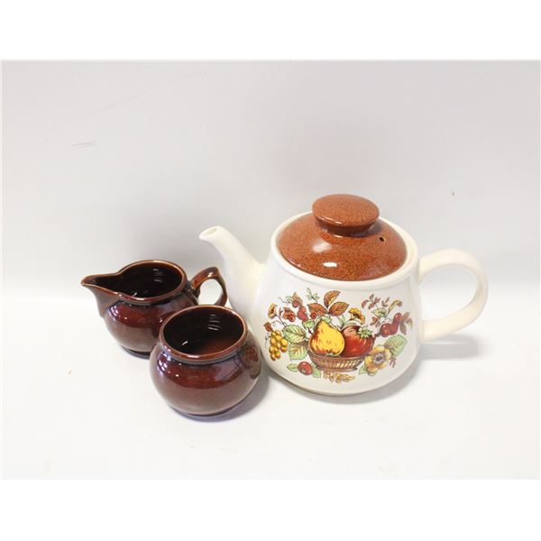 VINTAGE SADLER ENGLISH TEAPOT W/CREAM/SUGAR