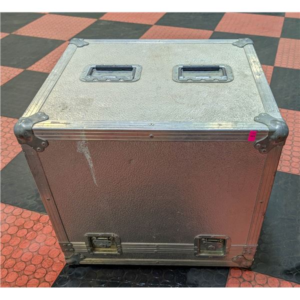 METAL TRAVEL CASE 22.5" X 19.5" X 20"