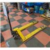 Image 1 : PALLET JACK