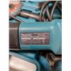 Image 2 : MAKITA 9555NBK CORDED ANGLE GRINDER