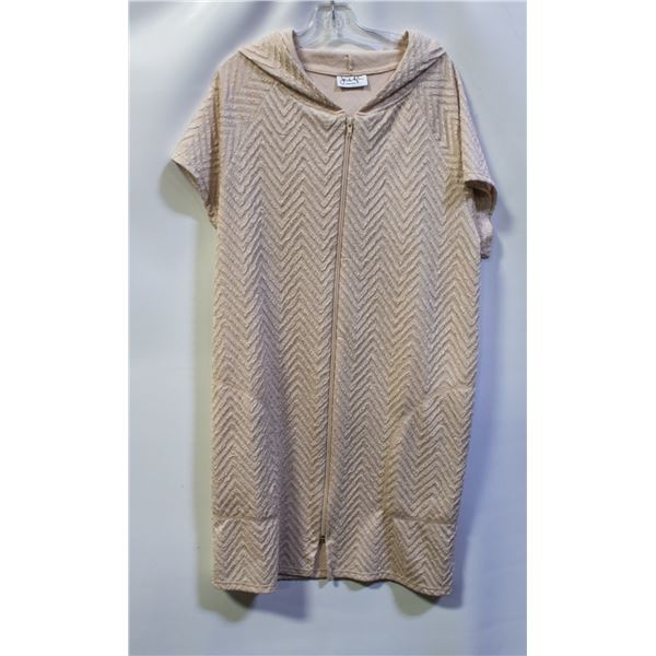 JORDAN TAYLOR SLEEVELESS JACKET SIZE SM/MED