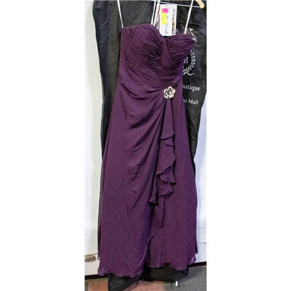 "MOTHER OF THE BRIDE" SLEEVELESS GOWN- SIZE 4