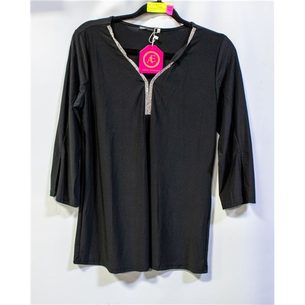 LADIES SMALL BLACK TOP