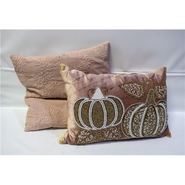 ACCENT PILLOWS (2)