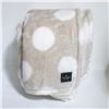Image 1 : NEW KATE SPADE PLUSH THROW BLANKET BEIGE & WHITE