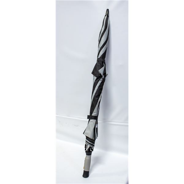 DUNLOP GOLF UMBRELLA BLACK & WHITE - 62"