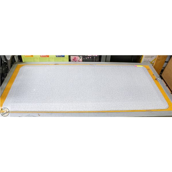 MON CHATEAU KITCHEN MAT GREY - 20 X 42"