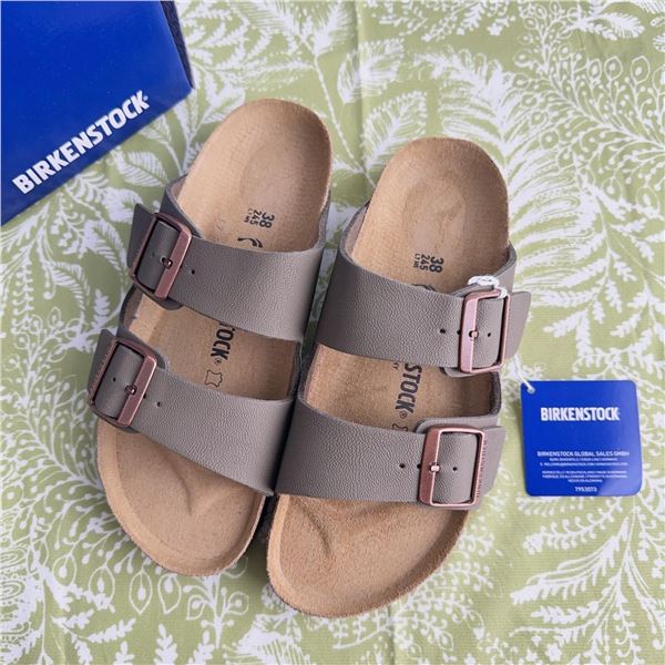 BRAND NEW BIRKENSTOCK WOMENS SIZE 7 SANDALS